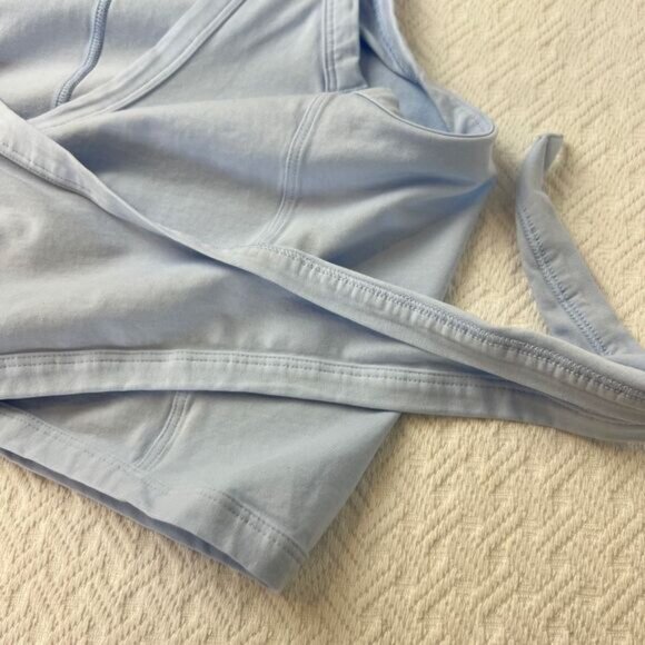 Lululemon Athletica Women's Large Blue Wrap Sleeveless Cropped Lounge Top Tank - Picture 7 of 12